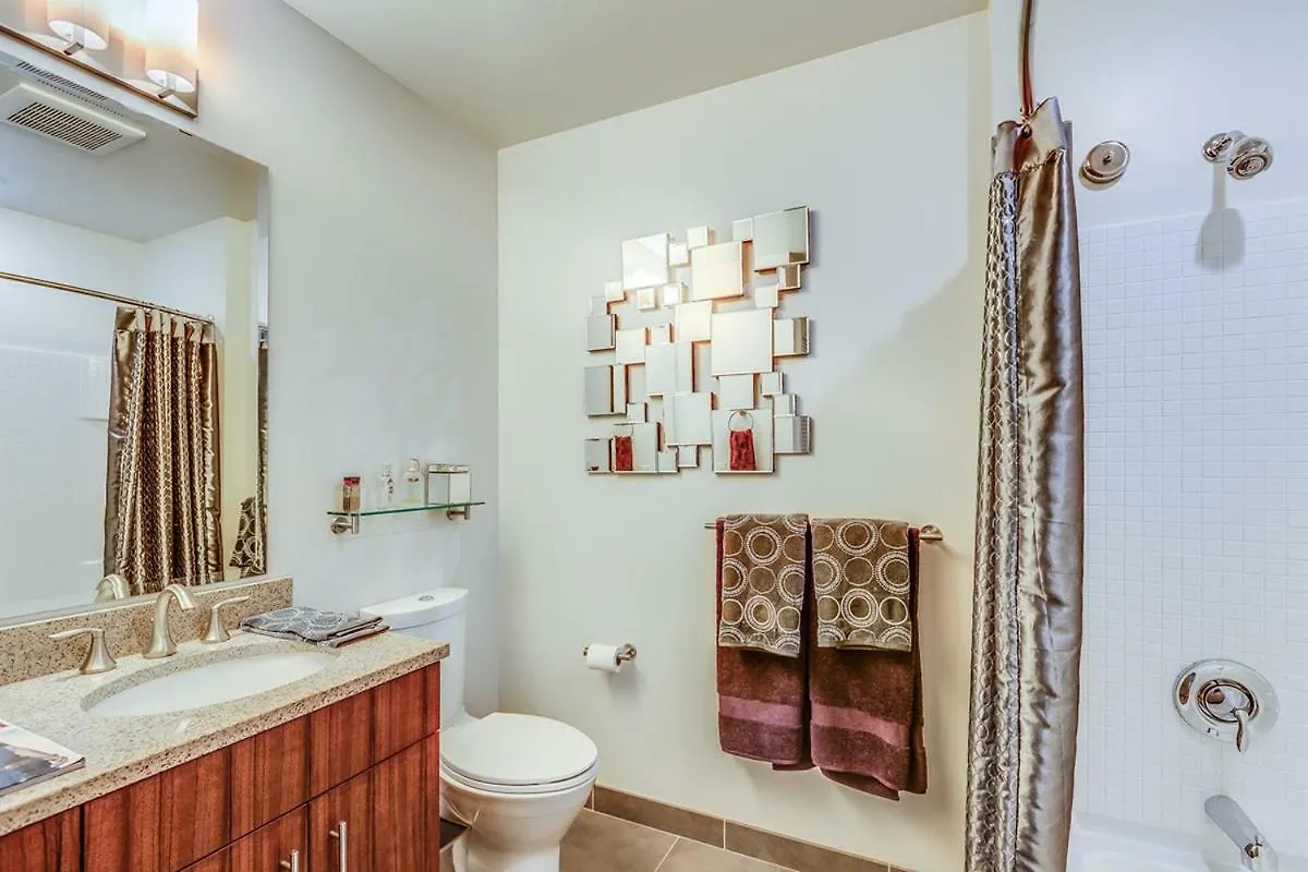 Oakwood At Via 6 Apartment Seattle
